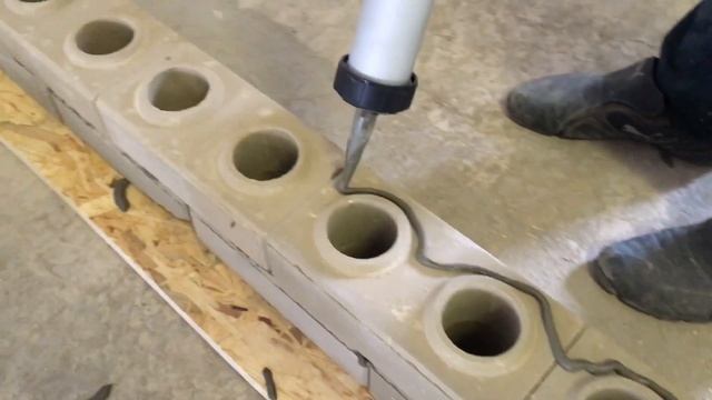 Нанесение плиточного клея на кирпич лего смотреть онлайн