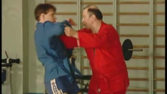 Самбо Зацеп стопой снаружи с прыжком смотреть онлайн