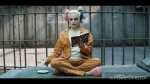 Советую . Героиня харли квинн .  Песня Bad girl . Авторы песни Avril Lavigne fit. Marlin manson