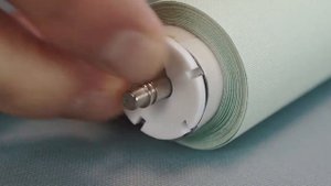 Установка рулонной шторы Роллгардина Спринг с пружинным механизмом Markisol