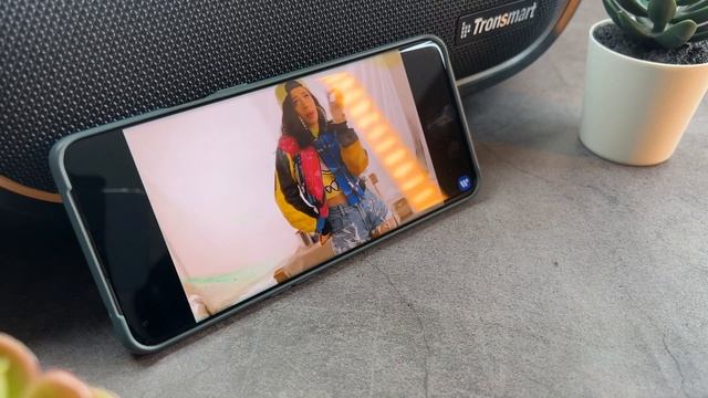 ГРОМКОЕ ВЕСЕЛЬЕ ? БЕСПРОВОДНАЯ ПОРТАТИВНАЯ КОЛОНКА TRONSMART BANG 60W РАСКАЧАЕТ ВАШЕ ЛЕТО смотреть онлайн