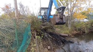 МТЗ 82 в работе. Как мы пень выдергивали и воду качали =))))