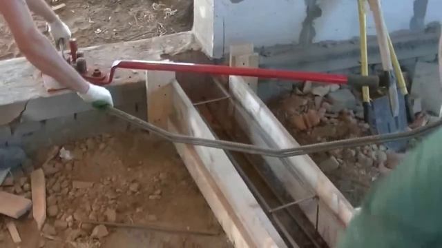 Простой совет КАК за 3 минуты согнуть арматуру ПО ЛЮБОМУ радиусу, орентируясь ТОЛЬКО по опалубке.