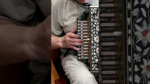 Разбор песни Пусть бегут неуклюже во второй тональности.