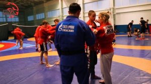 Тренировка настоящих самбистов у старшего тренера сборной по САМБО