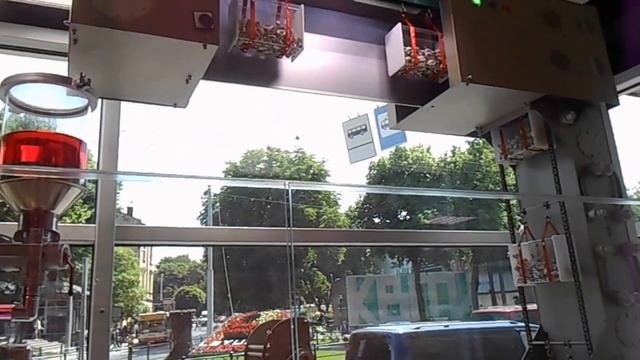 Как делают конфеты "Барбарис". Магазин "Roshen" во Львове смотреть онлайн