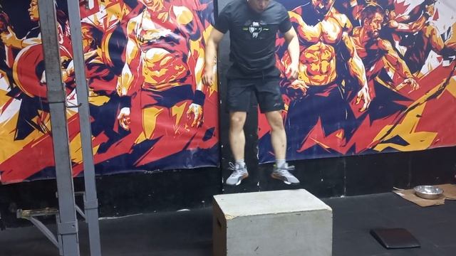 Прыжки на тумбу. #samson #кроссфит #прыжкинакоробку #boxjumps #fitbody смотреть онлайн