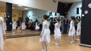 Новогодний классический танец