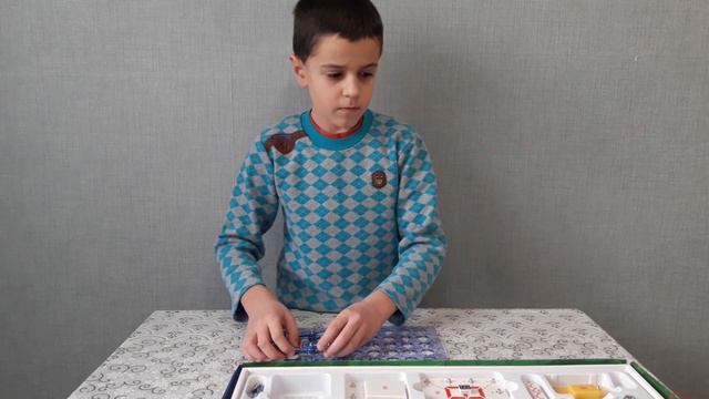 Набір для дослідів Znatok Електронний конструктор 999 схем. Схема 4. Вентилятор, керований магнітом смотреть онлайн