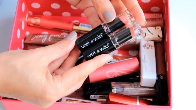 Выбрасываю Косметику! РАЗБИРАЮ ПОМАДЫ! смотреть онлайн