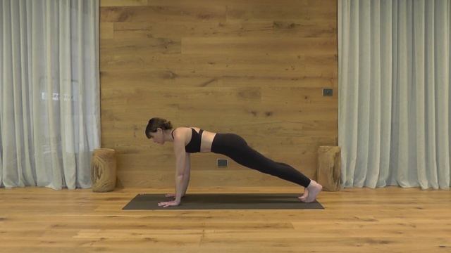 Chatarunga Dandasana Tutorial смотреть онлайн