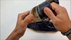 Как очистить подошву от черных следов.