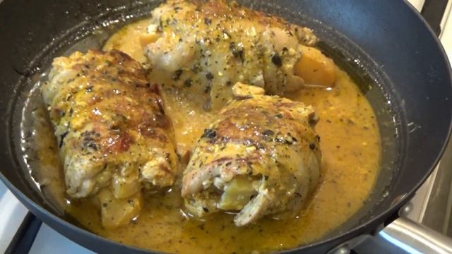 Куриные рулеты в беконе с сыром Фета и консервированными персиками смотреть онлайн