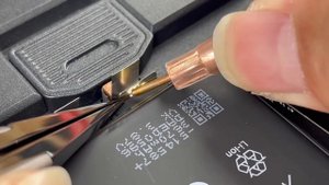 How to replace battery in your iPhone 13