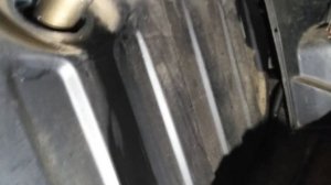 Снятие и чистка топливного датчика Mercedes- Benz W124 с дизельным двигателем 2,5