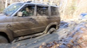 Offroad Уаз Патриот на цепях и Патриот на 32 колесах по грязи к Оке!