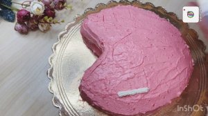 Украшение торта в форме сердца.Decorating heart shaped cake.