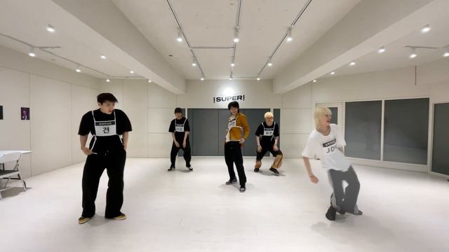 SUPERKIND 슈퍼카인드 Show! MusicCore STAGE PRACTICE : MOODY