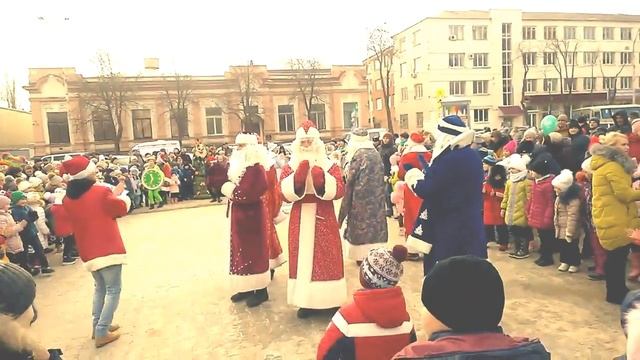 празднуем именины Деда Мороза смотреть онлайн