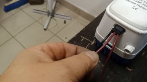 Подключаем авто помпу через выключатель.