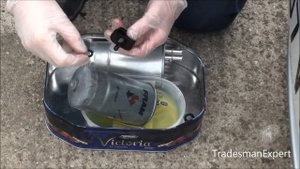 Fiat Grande Punto 1.3 Multijet Fuel Filter Replacement