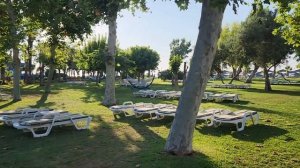 Queen's park le jardin hotel English Review