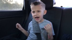 🧊лёд👦мальчик поёт песни Шамана