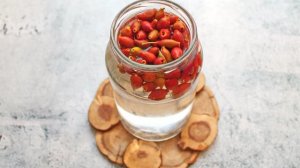 Компот из шиповника и черной смородины на зиму