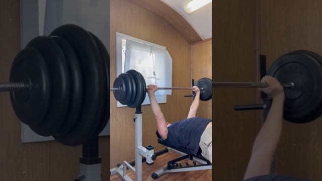 ЖИМ ЛЕЖА | 130 КИЛОГРАММ| #тренды #подкаст #челлендж #россия #спорт #мир #шоунараз смотреть онлайн