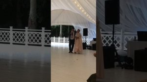 РОДИТЕЛИ СПЕЛИ ДЛЯ ДЕТЕЙ НА СВАДЬБЕ ❤️ песня от мамы и папы