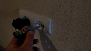 Индикаторная отвёртка, дешевая и дорогая, в чём разница, индикатор напряжения.