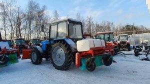 МТЗ 82 с двусторонним отвалом и щеточным оборудованием