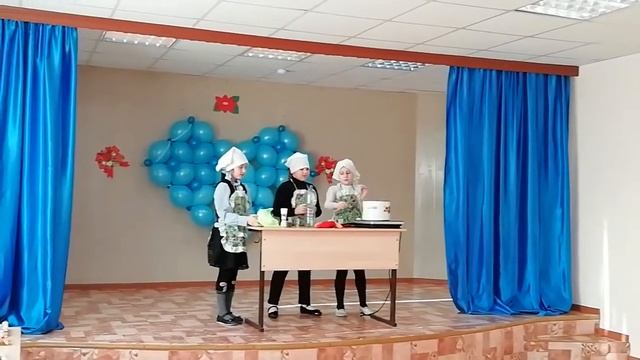 Мамины помошницы.