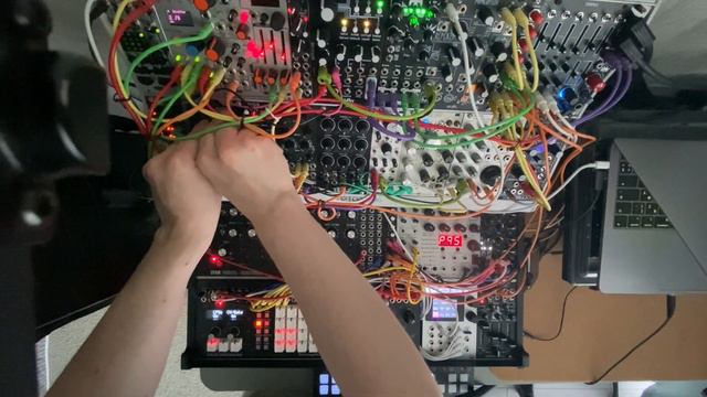 Bedroom Snippets #4 WRMR modular techno смотреть онлайн