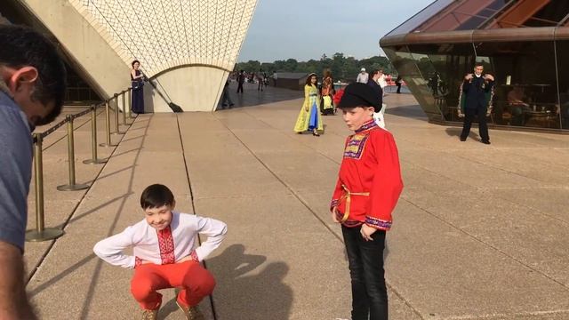 РанЭль Богданов Русские в Австралии✌?️???? смотреть онлайн