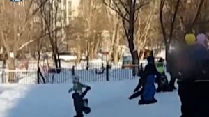 Эксперимент: как детей уводят со школьного двора
