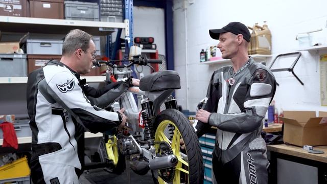 Straßen-Puch VS Renn-Puch | Setup-Unterschiede erklärt | Kann Chris Erics Renn-Puch schlagen? смотреть онлайн