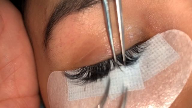 Volume Lashing - From Start to Finish смотреть онлайн