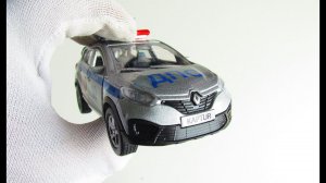 Открываю полицейскую машину Renault Kaptur / Рено Каптюр распаковка и обзор. Про машинки.