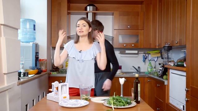 ВЕГ рецепт: паста из цукини с соусом песто смотреть онлайн