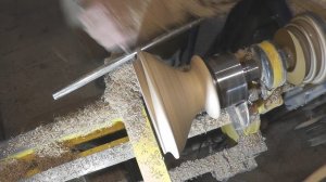 Сегментная ваза из дуба