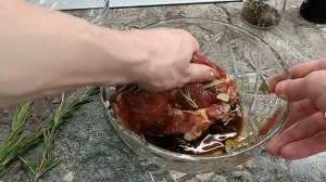 СТЕЙК ИЗ СВИНИНЫ.СТЕЙК ИЗ СВИНИНЫ НА СКОВОРОДЕ .КАК ПОЖАРИТЬ СТЕЙК  НА СКОРУЮ РУКУ БЫСТРО И ВКУСНО.