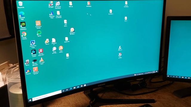 Samsung 27" Curved Monitor CF398 смотреть онлайн