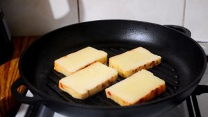 Пита с жареным сыром и овощами. МЯСОЖОР 158