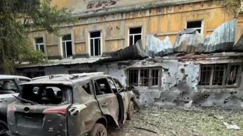 В Донецке два медработника ранены в результате обстрела больницы