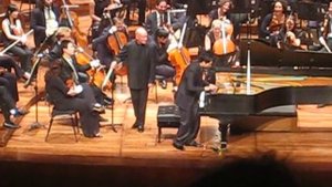 lang lang playing flight of the bumblebee...on an iPad.mp4