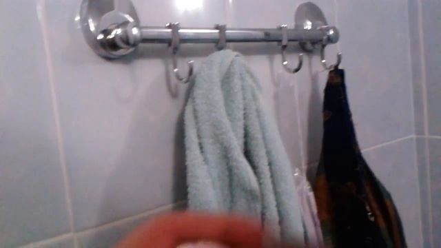 Видео: Как повесить полотенца на вешалку на крючок? смотреть онлайн