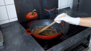 Пирожки с щавелем и яблоками. Вкусные пирожки с кислинкой .