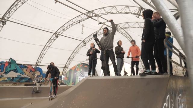 Швыряем рули в квотере! Какой сломается первым? смотреть онлайн