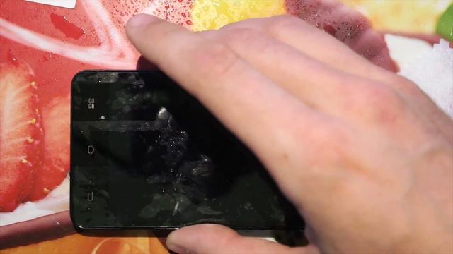 Эксперимент. Клеим и отдираем стекло на смартфон с помощью воды смотреть онлайн